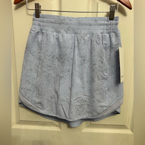 NWT Lululemon Hotty hot Hr skort blue color women’s size 6 - Picture 1 of 7